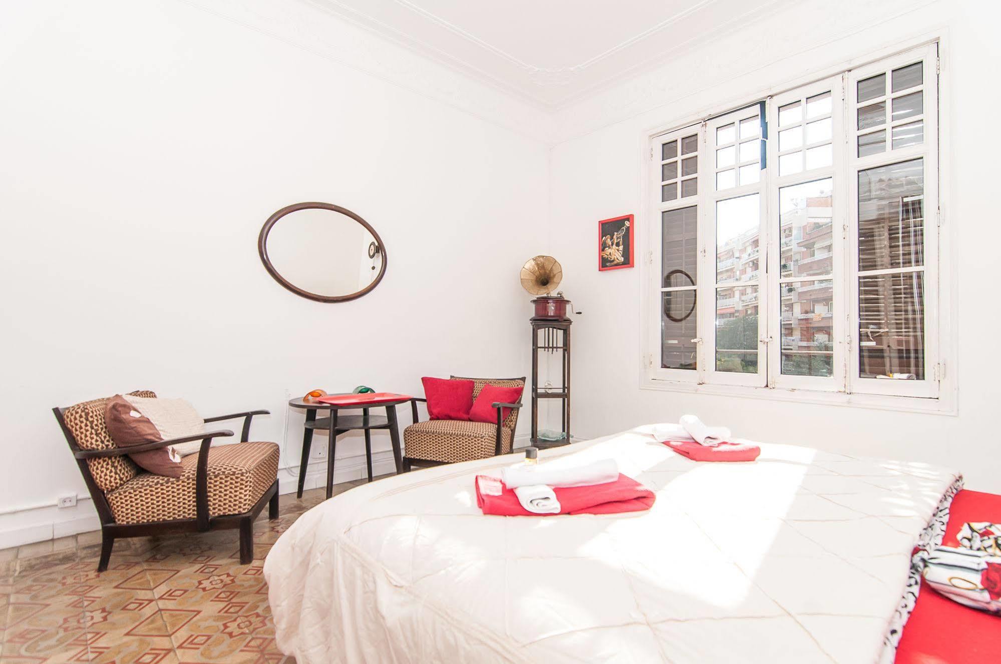 Bed and Breakfast Casa Trianon Barcellona Esterno foto