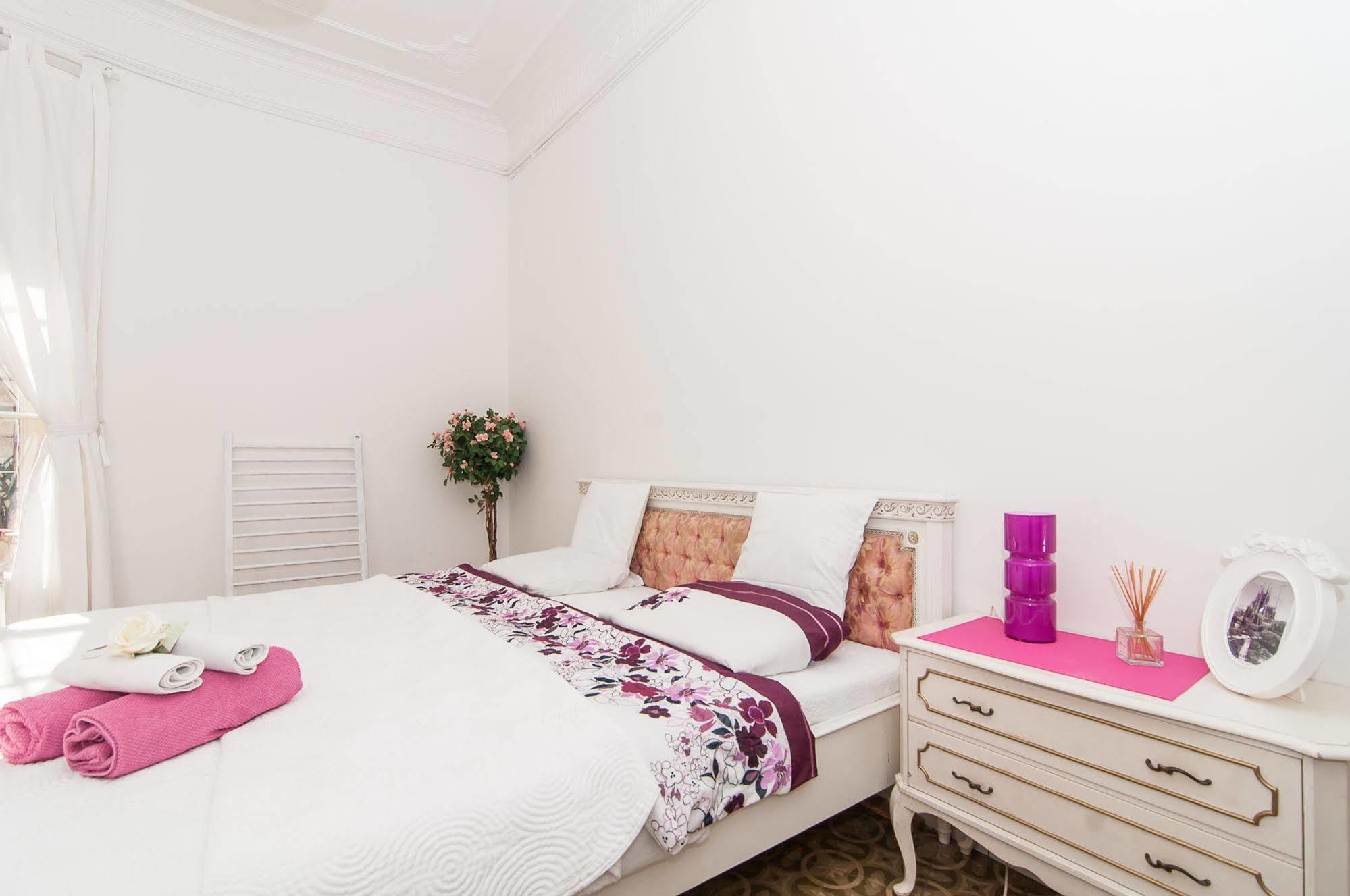 Bed and Breakfast Casa Trianon Barcellona Esterno foto